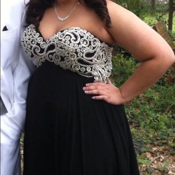 Prom dress - Picture 1 of 1